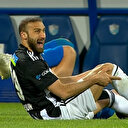 Beşiktaş'ta Cenk Tosun'un görüntüsü herkesi korkuttu: Milli yıldız sezonu kapattı