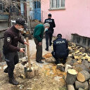 Yaşlı vatandaşın odununu bekçi ve polisler kırdı