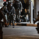 Kudüs'te işgalci İsrail polisi teravih namazı sonrası Filistinlilere yine müdahale etti