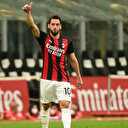 Hakan Çalhanoğlu'ndan muhteşem gol: Ibrahimovic ayakta alkışladı