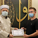 Alman genç arkadaşının babaannesinden etkilenip Müslüman oldu: Namaz kılarken aldığım güç beni daha güçlendiriyor