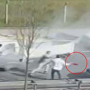 Beykoz'da maganda dehşeti: Önce tekme attı sonra yangın tüpüyle saldırdı