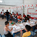 Mesut Özil Suriyeli yetimleri unutmadı