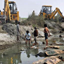 Ganj Nehri’nde Kovid-19’dan ölenlerin cansız bedenleri kıyıya vurdu