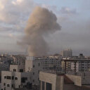 Gazze'de işgalci İsrail'in hava saldırısıyla 'Kabil' adlı bina yıkıldı