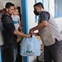 İHH'den İsrail saldırıları sebebiyle evlerini terk eden Gazzelilere yardım