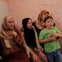 İsrail saldırısında 12 yaşındaki kızını kaybeden anne: Ölmeden önce kaçmak için bana çanta getirdi kızımın suçu neydi?