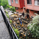 Beykoz’da istinat duvarı çöktü: Üç apartman tahliye edildi