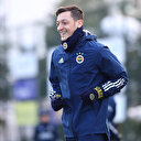 Fenerbahçe'nin yeni kaptanı Mesut Özil olacak