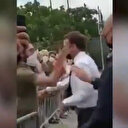 Fransa Cumhurbaşkanı Macron'a tokatlı saldırı