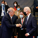 AFP ve Reuters Erdoğan ile Biden'ın tokalaştığı anı çarpıtarak servis etti