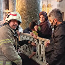Ayasofya Camii'nde mahfil korkuluğuna ayağı sıkışan çocuk kurtarıldı