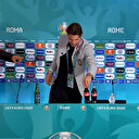 Ronaldo'nun başlattığı akım sürüyor: Locatelli de kola şişesinin yerine su koydu