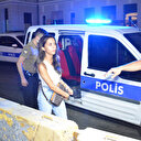 Ünlü oyuncunun erkek arkadaşı dehşet saçtı: Yedisi polis 12 kişiyi bıçakla yaraladı