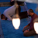 Namazda sadece Fatiha okumakla, farz olan kıraat yerine gelir mi?