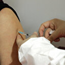 Fransa'da aşı zorunluluğu: Macron 'yaptırım uygulanacak' dedi 900 bin kişi randevu aldı