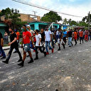 Küba'da kriz: Salgın ve gıda kuyruklarını protesto ettiler