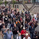 Fransa sokakları yine karıştı: Göstericiler 'Kahrolsun diktatörlük' sloganları attı