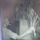 200 bin liralık gümüş çalan hırsızlar kamerada