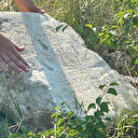 Tarlada Yunan harfleri ile yazılmış 2 bin yıllık kitabe bulundu