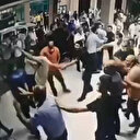 83 yaşında koronavirüs nedeniyle ölen hastanın yakınları polis ve sağlık çalışanlarına saldırdı