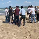 Şile'de cankurtaranlar A Haber ekibine saldırdı: Yerlerde tekmelediler