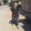 Adanalı dükkan sahibi hırsızı doğduğuna pişman etti: Elinde sopayla ajan gibi takip edip yakaladı polise teslim etti