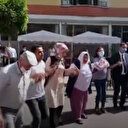 Oğlu güvenlik güçlerine teslim olan Ayşegül Biçer'in bayram günü: HDP binası önünde kurban kestirip halay çekti