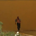 TVNET canlı yayınında alevlerin arasından çıkan vatandaş kameraya yansıdı