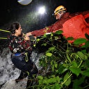 Rize'de sel sonrası çay bahçesinde mahsur kalan vatandaşlar kurtarıldı