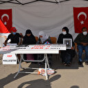 Muş'taki HDP binası önünde evlat nöbeti: Batı'da ormanlarımızı yakıyorlar, burada da çocuklarımızı kaçırıyorlar