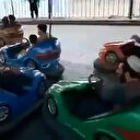 Taliban üyeleri luna parkta çarpışan araba ve atlı karıncaya binerken görüntülendi