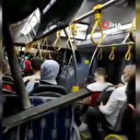 İETT otobüsünde şoke eden manzara: Reklam panosu yolcuların üzerine düştü