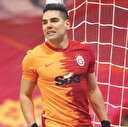 Aslan zararı göze aldı