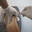 Kovid-19'la mücadele kapsamında ülke genelinde uygulanan toplam aşı miktarı 95 milyon dozu geçti