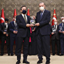 Fahrettin Altun: Bu kıymetli ödülü Cumhurbaşkanımızın elinden almak bizim için çok büyük bir gurur