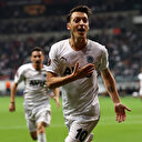 Mesut Özil'den kendisine yabancı madde atan Almanlara olay cevap