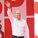 Almanya başbakanını arıyor: SPD'nin adayı Scholz önde