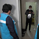 Karantinada olması gerekirken apart evde yakalanan koronalı genç: Testler karışmış olabilir