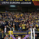 Kadıköy'de taraftarlar futbolcuları ıslıkladı