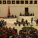 CHP ve HDP Cumhurbaşkanı geldiğinde ayağa kalkmadı