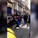 Paris'te Squid Game kaosu: Birbirlerine girdiler