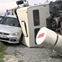 Bahçelievler'de faciadan dönüldü: Beton mikseri aracın üstüne devrildi