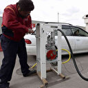 Yükselen petrol fiyatları bir ülkeyi daha vurdu: Benzinde rekor kırıldı