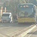 Scooter sürücüsü kapısını açan araca çarpınca İETT otobüsünün altında ezildi