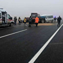 Okul servisiyle iki otomobil çarpıştı: Bir ölü sekiz yaralı var