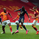 Yeni Şafak'tan derbiye özel uygulama: Siz seçin, biz odaklanalım