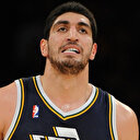 FETÖ'cü Enes Kanter hükümete yalakalık yapmak için ABD'lilere hakaret edince tepki aldı: Sus ve top oyna