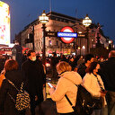 İngiltere’de salgının başından bu yana en yüksek günlük vaka