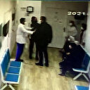 Sağlık çalışanlarına şiddet durmuyor: Doktora aşı dayağı